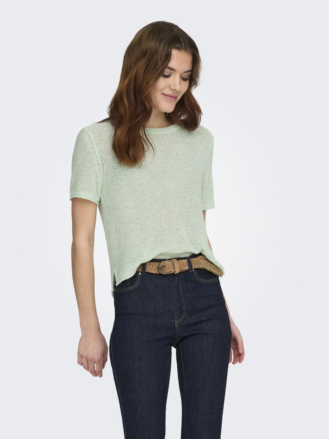 model_shot-front